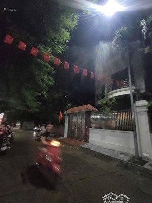 hót hót cần bán gấp biệt thự 155m2 ở làng việt kiều châu âu, giá đầu tư biệt thự chưa đến 250tr/m2