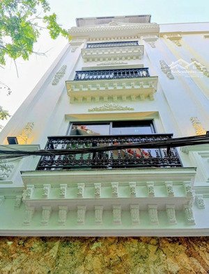 nhà đẹp giang biên 5 tầng, ngõ ô tô nhỏ vào nhà dt 30m2, mt 4.2m