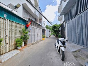 bán nhà c4 dt 81m2 vuông vức ngay đh cảnh sát hxh đường 6 giá nhỉnh 5 tỷ