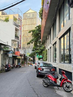 hot! bán biệt thự ngay sân bay tsn - nhà mới leeng keeng- bạch đằng , p2. lh 