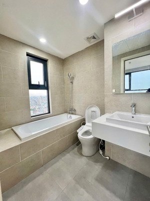 bán gấp căn 3pn 2wc 90m2 chỉ 6tỷ5 view đẹp siêu hot d - homme hồng bàng quận 6