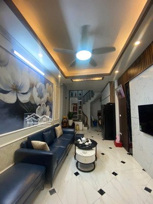 bán nhà phú thượng tây hồ vị trí trung tâm cạnh ciputra 30m ô tô tránh nhà đẹp ở luôn 5 tầng 3 ngủ