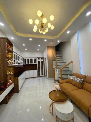 bán nhà 1 trệt 1 lầu 2pn, 2wc cách thích quảng đức 30m full nội thất giá 2,55 tỷ, sổ hồng hoàn công