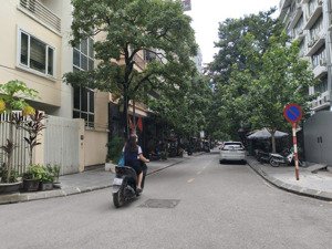 chủ cần bán gấp hạ chào 2.5 tỷ nhà mặt phố nghĩa đô , cầu giấy , mt 6.5m , dt 78m.