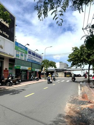 nhà đẹp mặt tiền thới tứ 1, thới tam thôn, hóc môn, 5x16m, 3,95tỷ tl