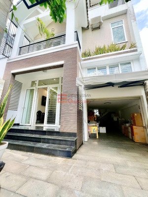 top 5 căn biệt thự sân vườn diện tích 200m2 giá thuê tốt chỉ từ 45tr/tháng