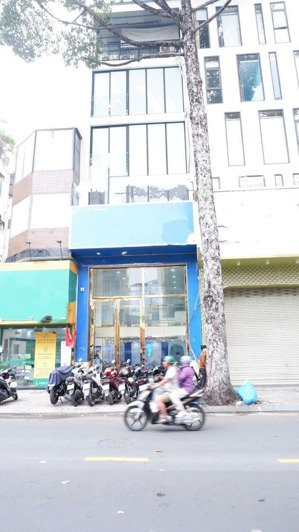 building có thang máy mặt tiền đường trần quang khải quận 1