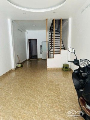 nhà đẹp mỹ đình - 40m x 5 tầng - ở ngay - gần bến xe!
+ chỉ từ 6,x tỷ lh 