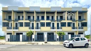 bán căn nhà 1 trệt 2 lầu ngay khu công nghiệp phước đông, giá bán 2 tỷ, ngân hàng hỗ trợ vay 70%.