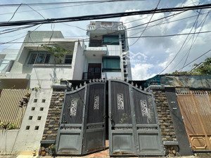 quá rẻ! nhà kiên cố 3 tầng gần biển đường oto