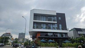 tòa nhà mặt tiền sông trần quý kiên - 1000m2 sàn cho thuê 250 triệu/ tháng