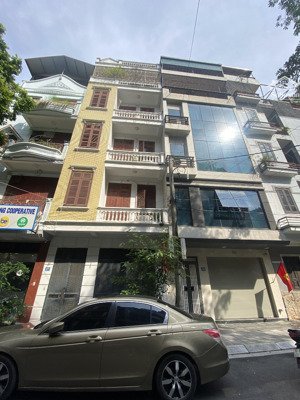 nhà 7 tầng mới thang máy điều hoà âm trần ô tô tránh vỉa hè gần phố 34,5 tỷ thông sàn văn phòng