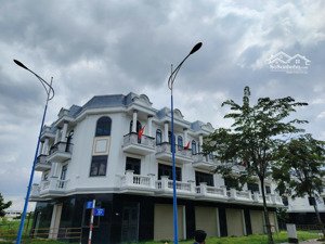 bán cắt lỗ nhà phố thăng long bàu bàng, 3,4 tỷ còn 3,1 tỷ - 100m2, 3pn, 4wc sát kcn 3200ha