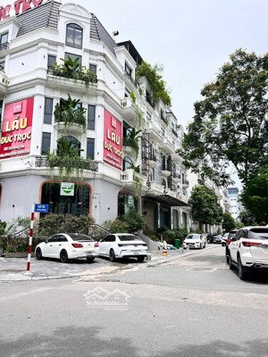 bán nhà phân lô nguyễn cơ thạch _ nam từ liêm _5 tầng _thang máy _ ô tô tránh _vỉa hè _ dân trí cao