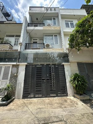 bán nhà 2 lầu giá 7,4 tỷ đường 9m, phường bình trưng tp hcm