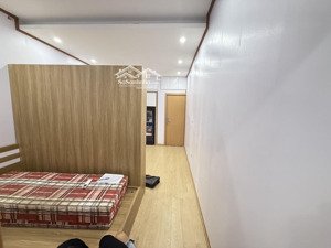 hàng hiếm tập thể phố thái thịnh - oto đỗ cửa sát mặt phố - full nội thất.