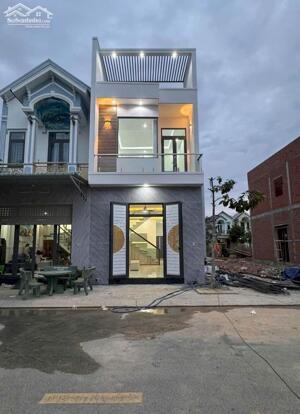 Bán nhà ngay trung tâm phường Tân Hiệp thành phố Hồ Chí Minh