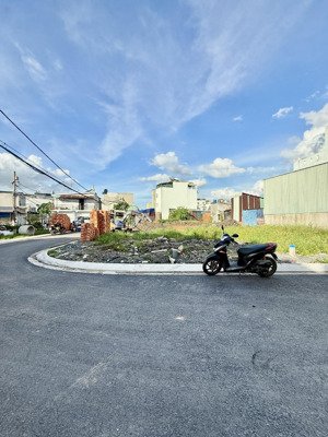 đất đường thông đẹp 139.4 m2 nở hậu 15 m chỉ nhỉnh 4 tỷ - có 4 lô kề