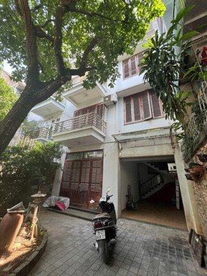bán biệt thự sân vườn trung văn ,nam từ liêm. 131m, 5 tầng, nhỉnh 28 tỷ.