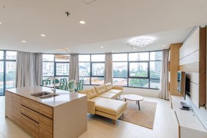 chính chủ cho thuê 3pn 136m2 đầy đủ nt cao cấp, view trực diện hồ bơi
