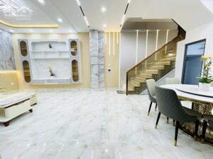 BÁN NHÀ ĐÔI ĐẸP,MUA 1 TẶNG 1,ĐƯỜNG HUỲNH TẤN PHÁT,TÂN PHÚ,3 TẦNG,96M2, 6 PN-GIÁ 7.8 TỶ