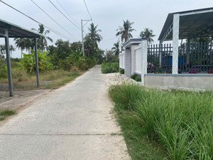 cần bán 500 m2 đất, giá bán: 400 triệu xã phú thạnh, tân phú đông, tiền giang