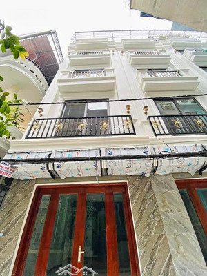 tin chuẩn, bán gấp nhà mới, lạc long quân, 34m2, 5 tầng, ngõ rộng 3m, cách ô tô 50m. chỉ 8,2 tỷ