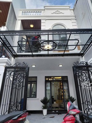 nhà 2 tầng trung tâm thành phố. kiệt lương văn can thông phan chu trinh