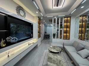 7tỷ hơn xíu, chính chủ nhà đẹp cổ nhuế bắc từ liêm, dt 5tầng x 37m2 ,ôtô10m, ngõ nông, nội thất đẹp