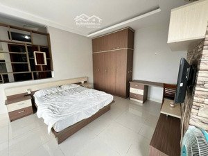 cho thuê chdv tại bình thạnh- tách bếp- nhiều cửa sổ trời thoáng mát- nt đầy đủ- view siêu đẹp