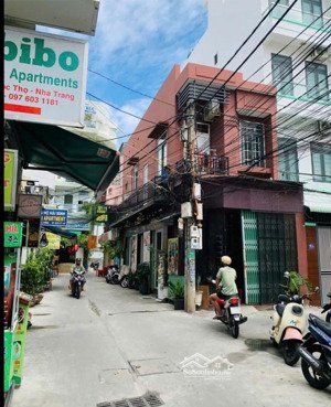 căn góc kinh doanh hẻm 46 hùng vương ngay phố đi bộ, đối diện chợ đêm nha trang chỉ 15 tỷ