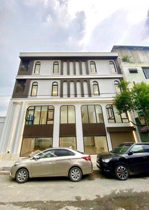 cho thuê nhà 449bc sư vạn hạnh, p12, quận 10 - dtsd gần 800m2