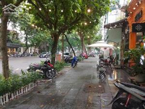 Bán nhà Mặt Phố Bà Triệu gần 190m2, Mặt tiền 7m