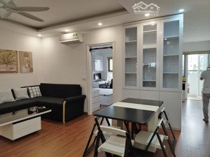 cần bán chung cư gia thụy hh2b - nguyễn văn cừ 2 ngủ full đồ