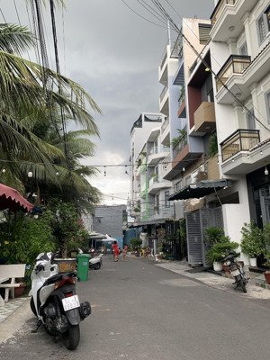 gần mai văn vĩnh q7 - hẻm văn minh - vị trí đắc địa - 5.08x18.4m - 7 tỷ 3