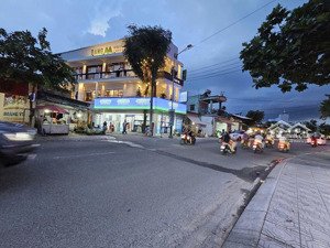 đại hạ giá chính chủ cần bán gấp đất mt trần hưng đạo. có nhà cho thuê 15tr. dt 173m. thổ 133m2