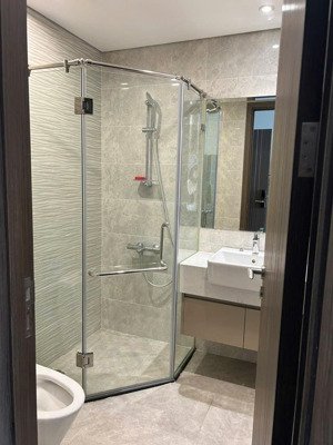 (chính chủ). bán gấp ch 2pn - 63m2 và 4pn - 123m2 chung cư vinhomes west point siêu rẻ sẵn sổ đỏ.