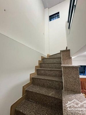 5,28 tỷ mặt tiền chính dbt , không có căn thứ 2 , giá 5 tỷ vị trí kinh doanh