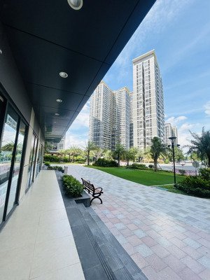 cho thuê shophouse mặt sảnh tropical 70m2 giá 37triệu