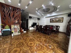 giảm sốc 6 tỷ! bán gấp biệt thự mặt tiền đối diện k300 tân bình- 7,3x24m 4 tầng 8pn 9wc. chỉ 19,9t