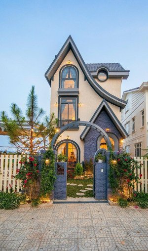 bán villa sân vườn đà lạt thiết kế hiện đại kiểu châu âu tiện nghỉ dưỡng kinh doanh