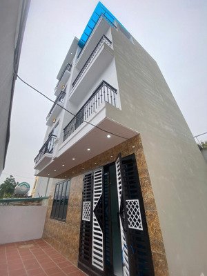 bán nhà ô tô lùi tận cửa - đường trước nhà 3m - diện tích 42m2 - 4 tầng - đường ngõ thông thoáng