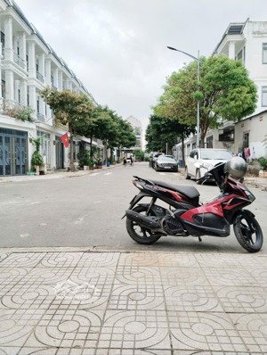 bán nhà 4pn, 4wc, 66m2 tại dĩ an, bình dương, giá cực chất 3,8 tỷ