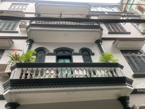 bán nhà nguyễn hoàng tôn - lô góc - ô tô tránh - view ciputra