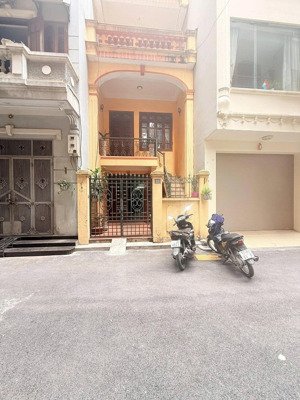 bán nhà phố lạc long quân - 5m ra mặt phố - ngõ thông - ô tô tránh 6m trước nhà