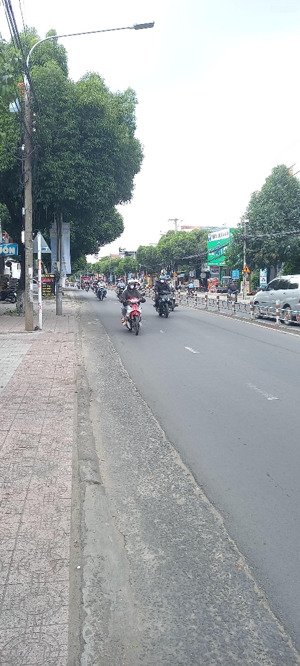 bán nhà mặt tiền dt 8 x 25m đường nguyễn ái quốc, tp biên hòa, sổ hồng thổ cư 100% giá 16,5 tỷ