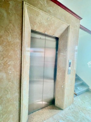 bán nhà 5 tầng trục chính mạc đĩnh chi gần vườn hoa lỗi đẹp long lanh có thang máy