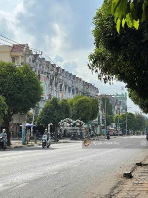 mặt tiền dt 743a ngay khúc giao với ql1k - đối diện kdc phú hồng thịnh - 1892m2 full thổ - 68 tỷ tl