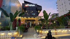 cho thuê góc 2 mặt tiền 10x30m đẹp trần não q.2 giá chỉ 200 triệu/tháng.