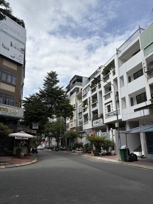 bán nhà mặt tiền 6 tầng ngay nguyễn hữu thọ, kdc kim sơn, quận 7, 5x20, nhỉnh 21 tỉ